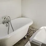 Amazing Home In Neuvic Sur L'Isle Prázdninový dům *